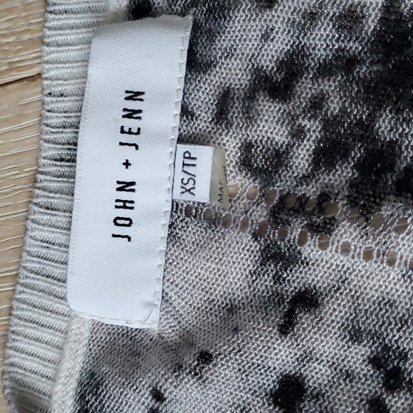 John & Jenn top - Picture 2 of 7